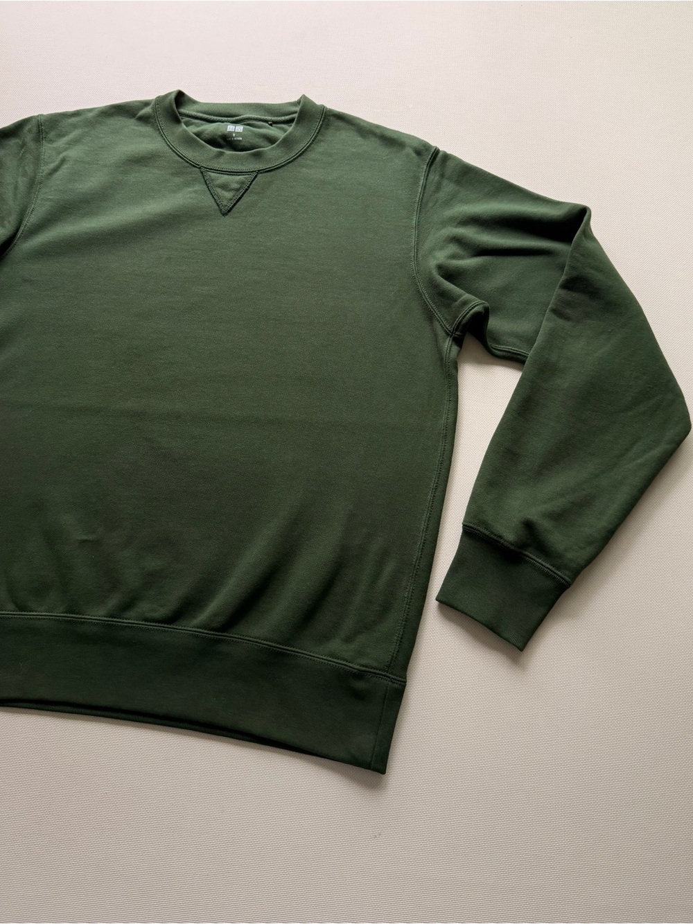 Uniqlo Men's Crewneck Sweatshirt in Deep Green